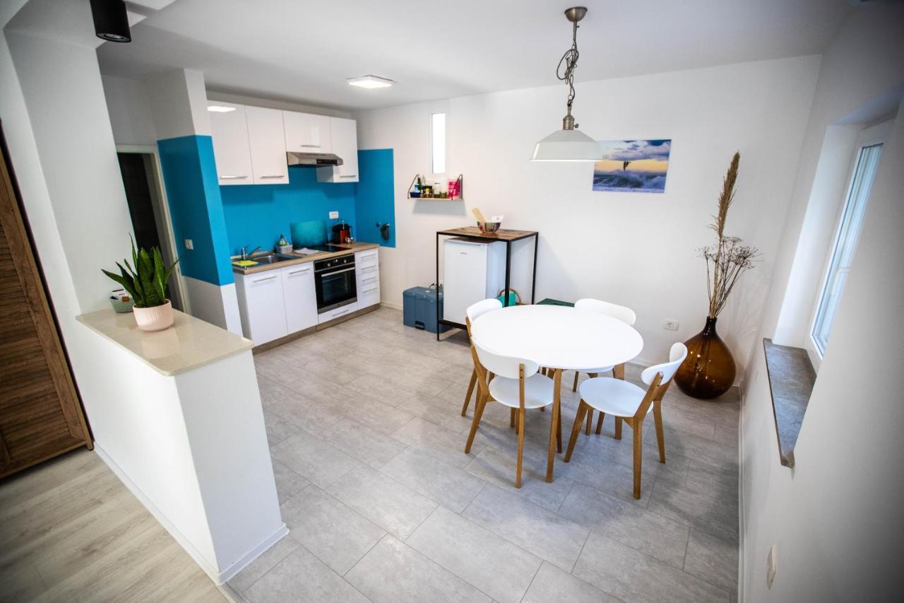 Aloha Apartment *